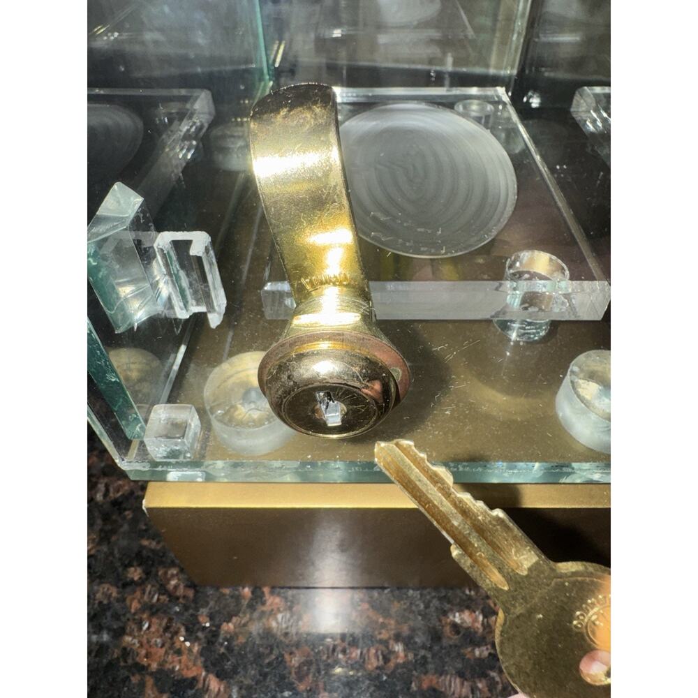 LOUIS XIII De Remy Martin Illuminated Display Case. Used. Replacement Key - Picture 9 of 14